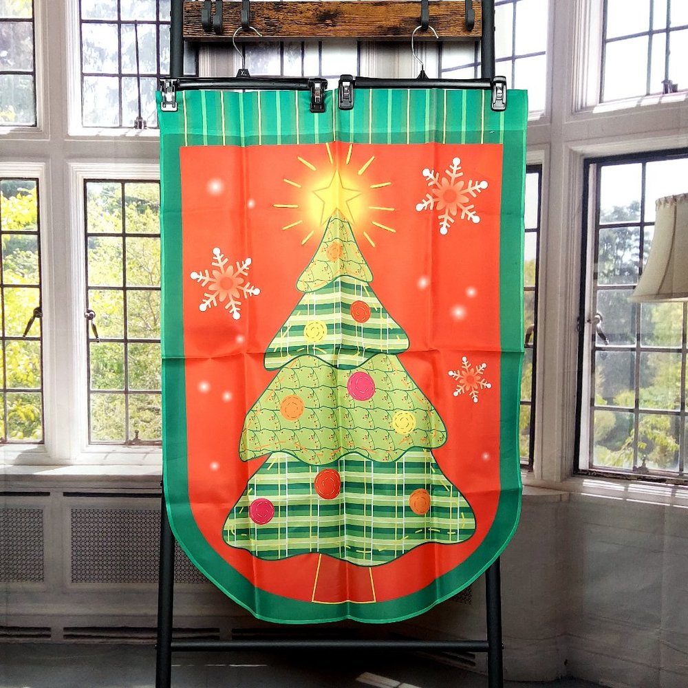 NWT CHRISTMAS TREE DOUBLE-SIDE NYLON FLAG (27"W x 37"L)
